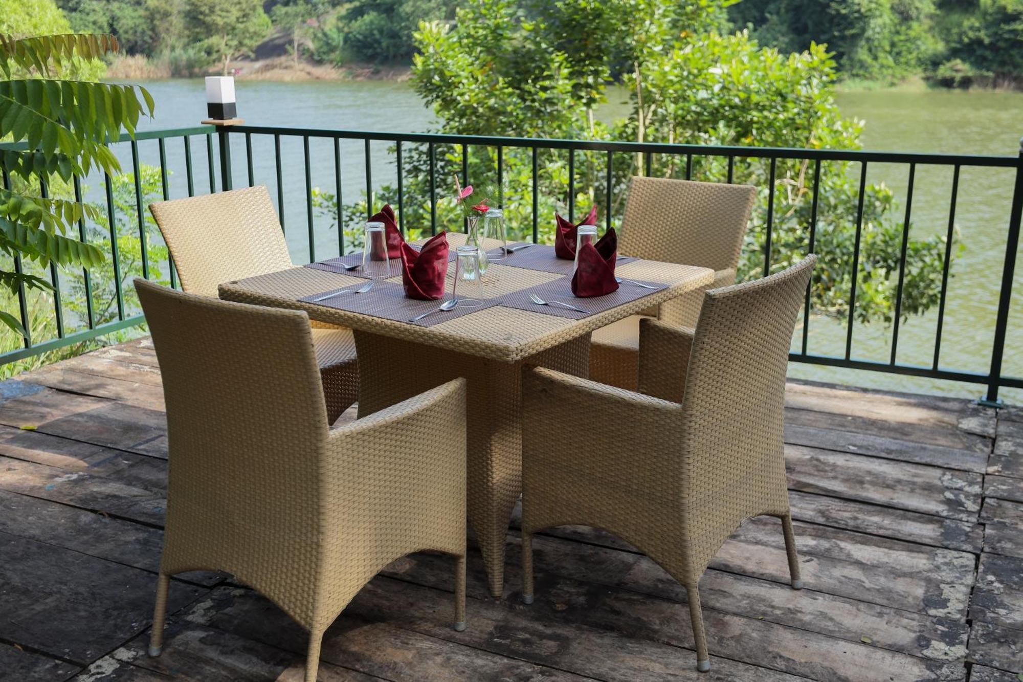 Kandy Rivers Edge Nature Resort Eksteriør billede