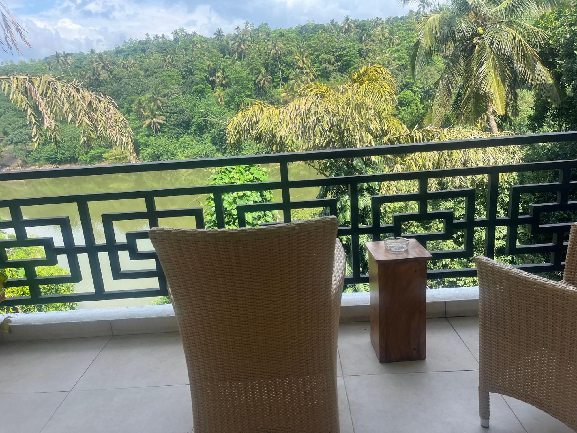 Kandy Rivers Edge Nature Resort Eksteriør billede